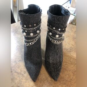 New! Never worn outside. only tried on.
black denim acid wash boots in size 11